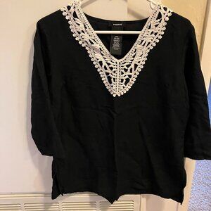 Premise black top with white detail (Womens S)